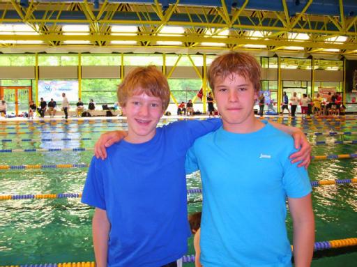 ASG-Schwimmer Nils Schewe und Jonas Leifeld bei den NRW-Jahrgangs-Meisterschaften