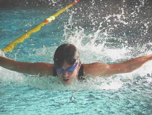 ASG-Schwimmer Arnold Maier auf der 200m Lagen Strecke beim 30. Internationalen Schwimmfest