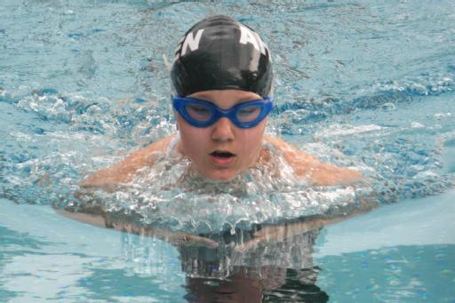 Celin Lachowize beim 16. Flutlichtpokalschwimmen