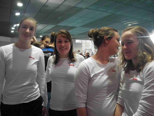 Die ASG-Wettkampfmannschaft stellte sich in Bochum den Top-Schwimmern des Ruhrgebiets
