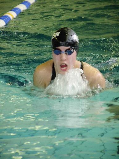 ASG Schwimmerin Sandra Steltenkamp über 100 m Brust beim 33. Junioren- und Jugendschwimmfest