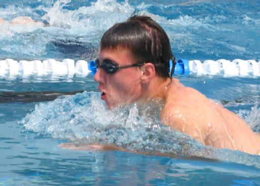 Daniel Bartuli beim 16. Flutlichtpokalschwimmen