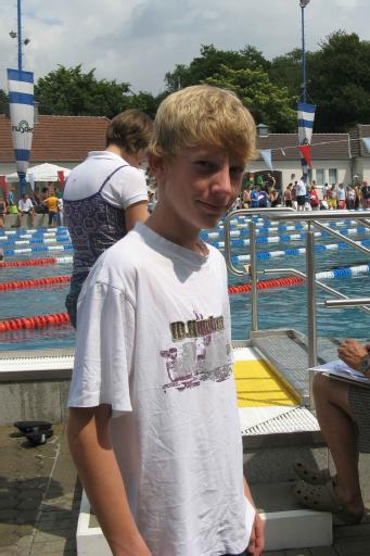 Niklas Ehlert beim 16. Flutlichtpokalschwimmen