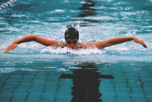 Vera Keßler über 100 m Delfin beim 26. Harberg-Pokalschwimmen