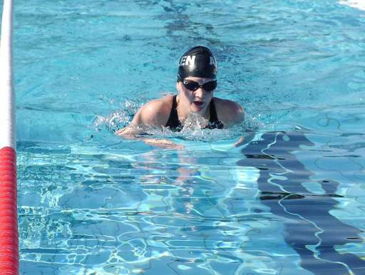 ASG-Schwimmerin Katrin Rogge über 200m Brust beim 20. Heinz-Lenfert-Pokalschwimmen