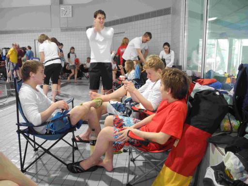 Die ASG-Wettkampfmannschaft stellte sich in Bochum den Top-Schwimmern des Ruhrgebiets