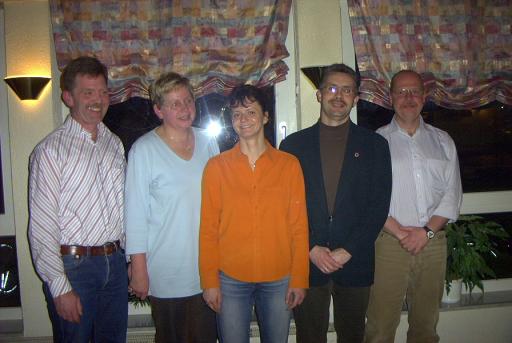 Der auf der Mitgliederversammlung 2004 gewählte Vorstand der ASG-Schwimmer (von links):         Heinrich Steinhoff, Elisabeth Albers, Sylke Patzek, Gordon Brändel und Ralf Nixdorf. (Es fehlt Ralf Hohenstein).